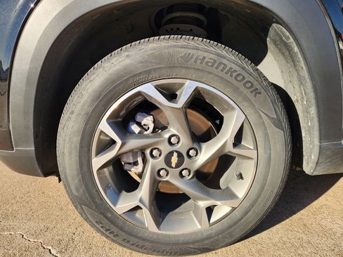 Used 2024 Chevrolet Trax LT image 11