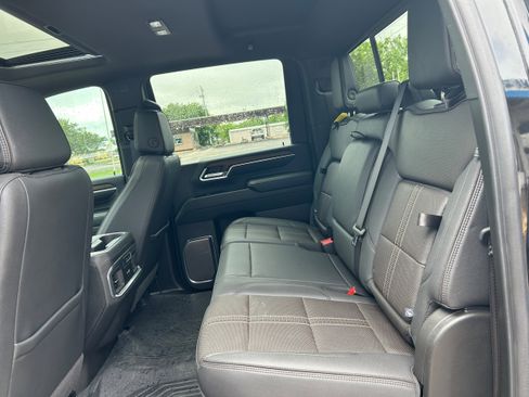 Used 2024 Chevrolet Silverado 2500 High Country w/ High Country Premium Package AWD/4WD image 41