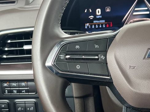 Used 2025 Chevrolet Suburban LT AWD/4WD image 36