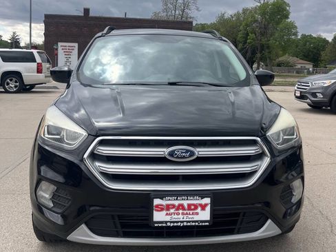 Used 2017 Ford Escape SE w/ Equipment Group 201A AWD/4WD image 2