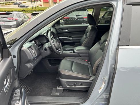Used 2022 Nissan Pathfinder SL w/ SL Premium Package AWD/4WD image 17