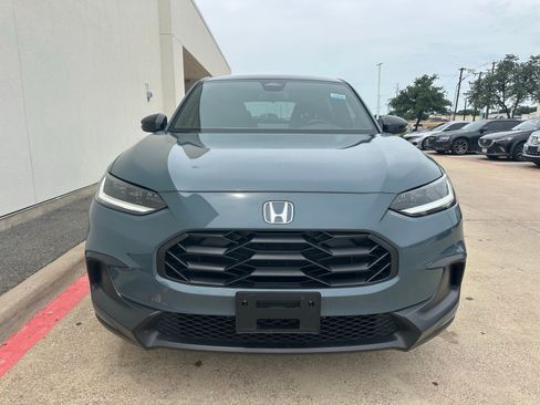 Used 2025 Honda HR-V Sport image 2