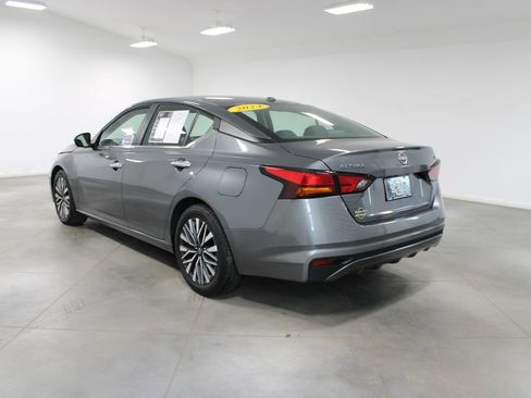 Used 2024 Nissan Altima 2.5 SV FWD image 7