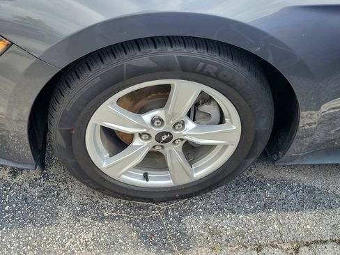 Certified 2022 Ford Mustang Coupe RWD image 5