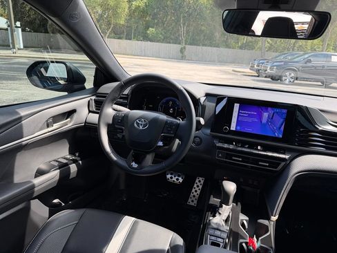 Used 2025 Toyota Camry SE w/ Convenience Package FWD image 25