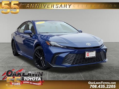 Certified 2025 Toyota Camry SE image 1