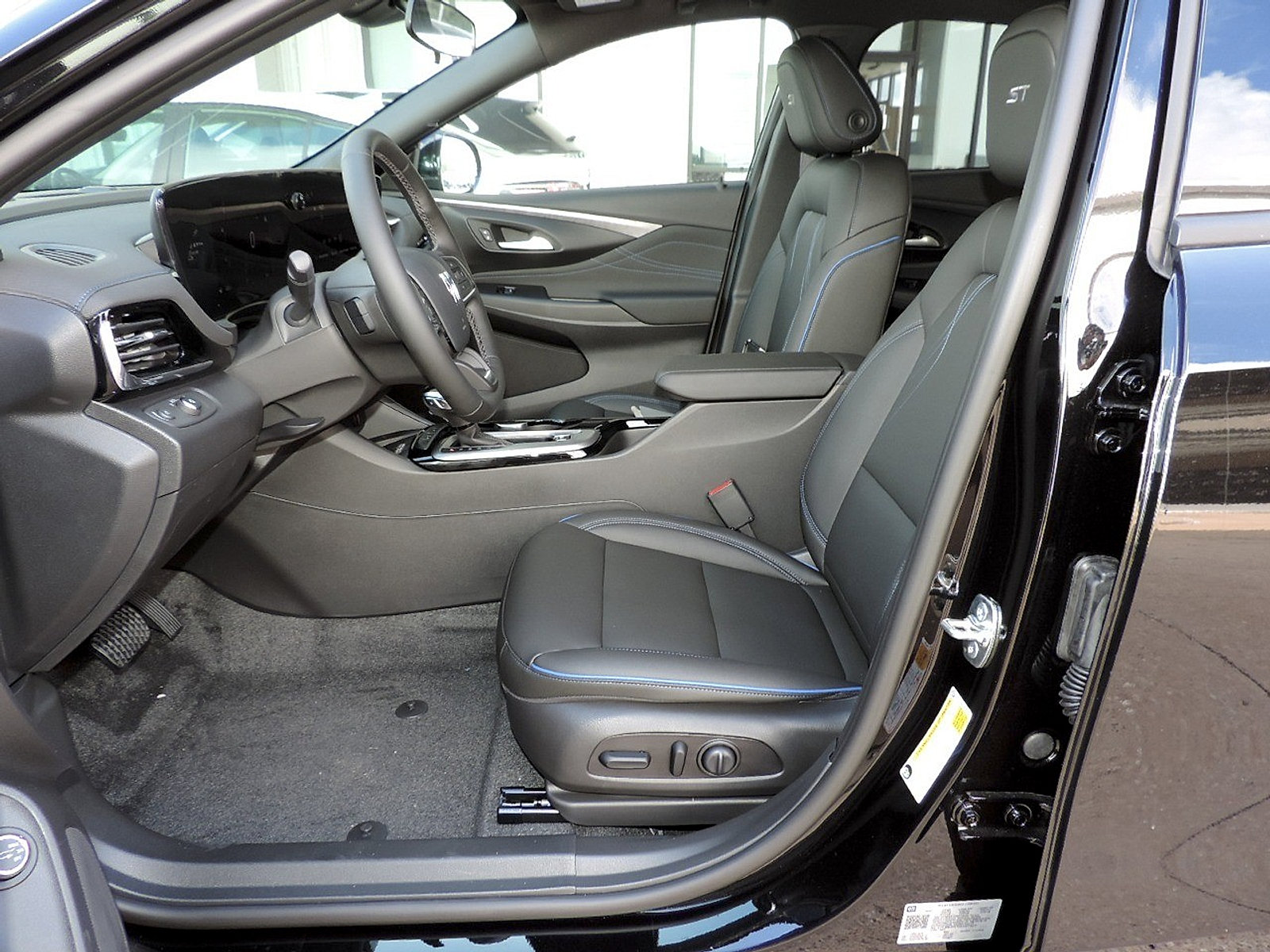 New 2026 Buick Envista Sport Touring w/ Convenience I Package FWD image 11