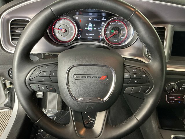 Used 2019 Dodge Charger SXT RWD image 16