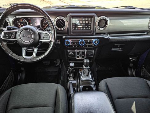 Used 2020 Jeep Wrangler Unlimited Sahara w/ Cold Weather Group AWD/4WD image 32