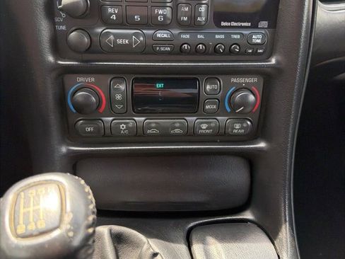 Used 2004 Chevrolet Corvette Convertible w/ Preferred Equipment Group image 2