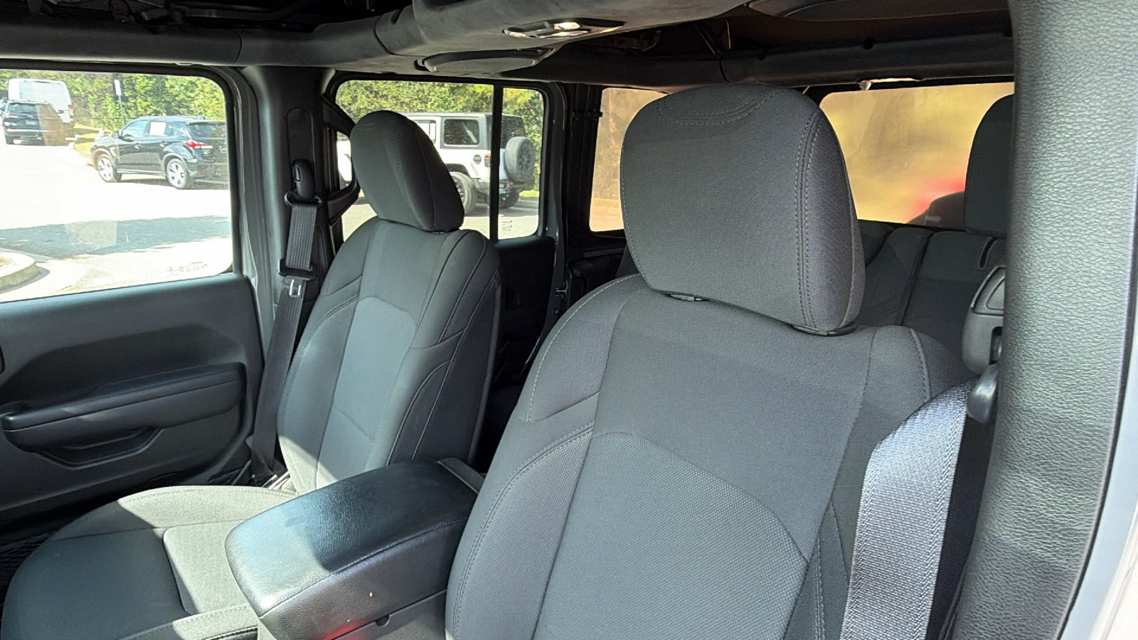 Used 2022 Jeep Wrangler Unlimited Sport AWD/4WD image 17