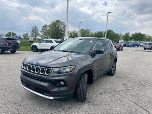 Used 2023 Jeep Compass Limited AWD/4WD image 3