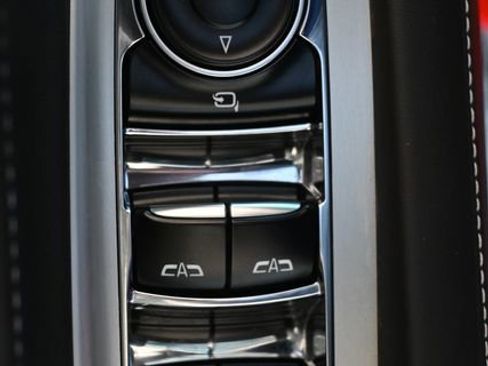 Used 2025 Chevrolet Corvette Stingray Premium Conv w/ Z51 Performance Package image 11