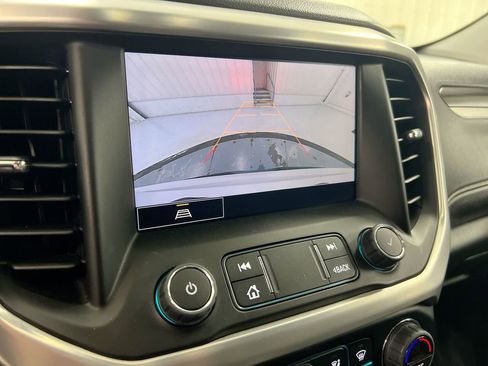 Used 2023 GMC Acadia SLT AWD/4WD image 10