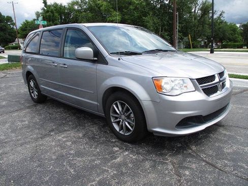 Used 2016 Dodge Grand Caravan SE FWD image 9