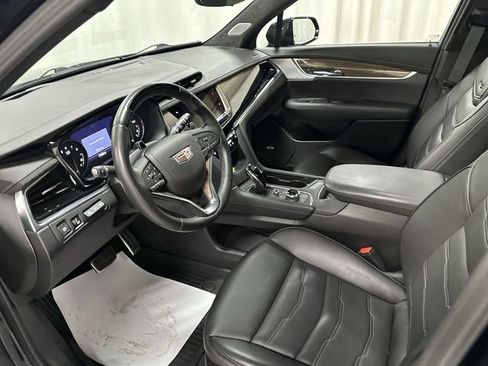 Certified 2025 Cadillac XT6 Sport w/ Platinum Package AWD/4WD image 15