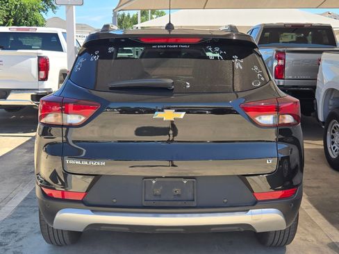 Used 2021 Chevrolet TrailBlazer LT w/ Driver Confidence Package FWD image 6