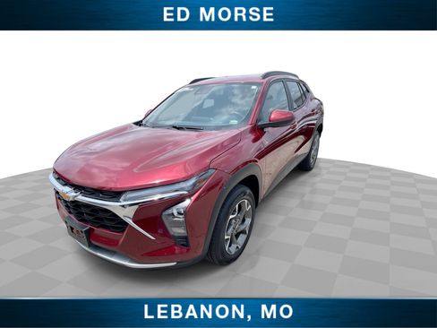 Certified 2025 Chevrolet Trax LT w/ LT Convenience Package FWD image 4
