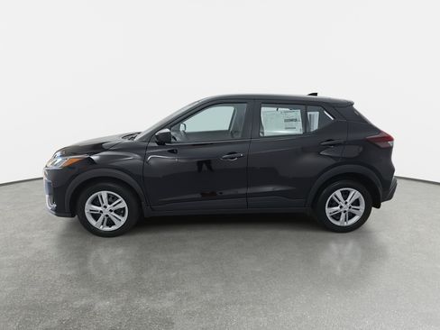 New 2025 Nissan Kicks Play S image 8