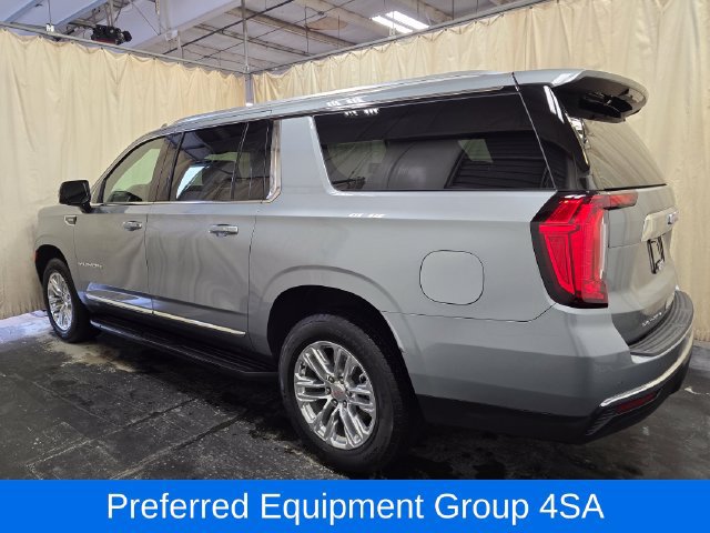 Used 2024 GMC Yukon XL SLT w/ SLT Luxury Package AWD/4WD image 9