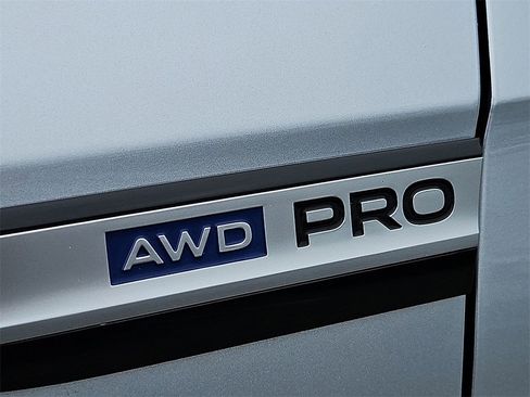 Used 2022 Volkswagen ID.4 Pro image 26