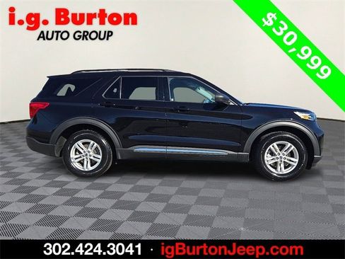 Used 2023 Ford Explorer XLT w/ Equipment Group 202A image 7