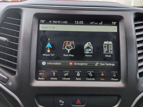 Used 2019 Jeep Cherokee Trailhawk w/ Comfort/Convenience Group image 19