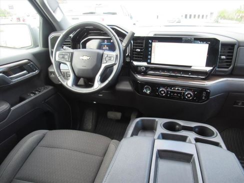 Used 2023 Chevrolet Silverado 1500 LT image 13