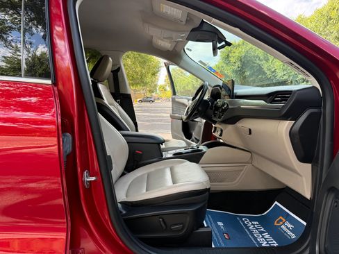 Used 2021 Ford Escape Titanium FWD image 13