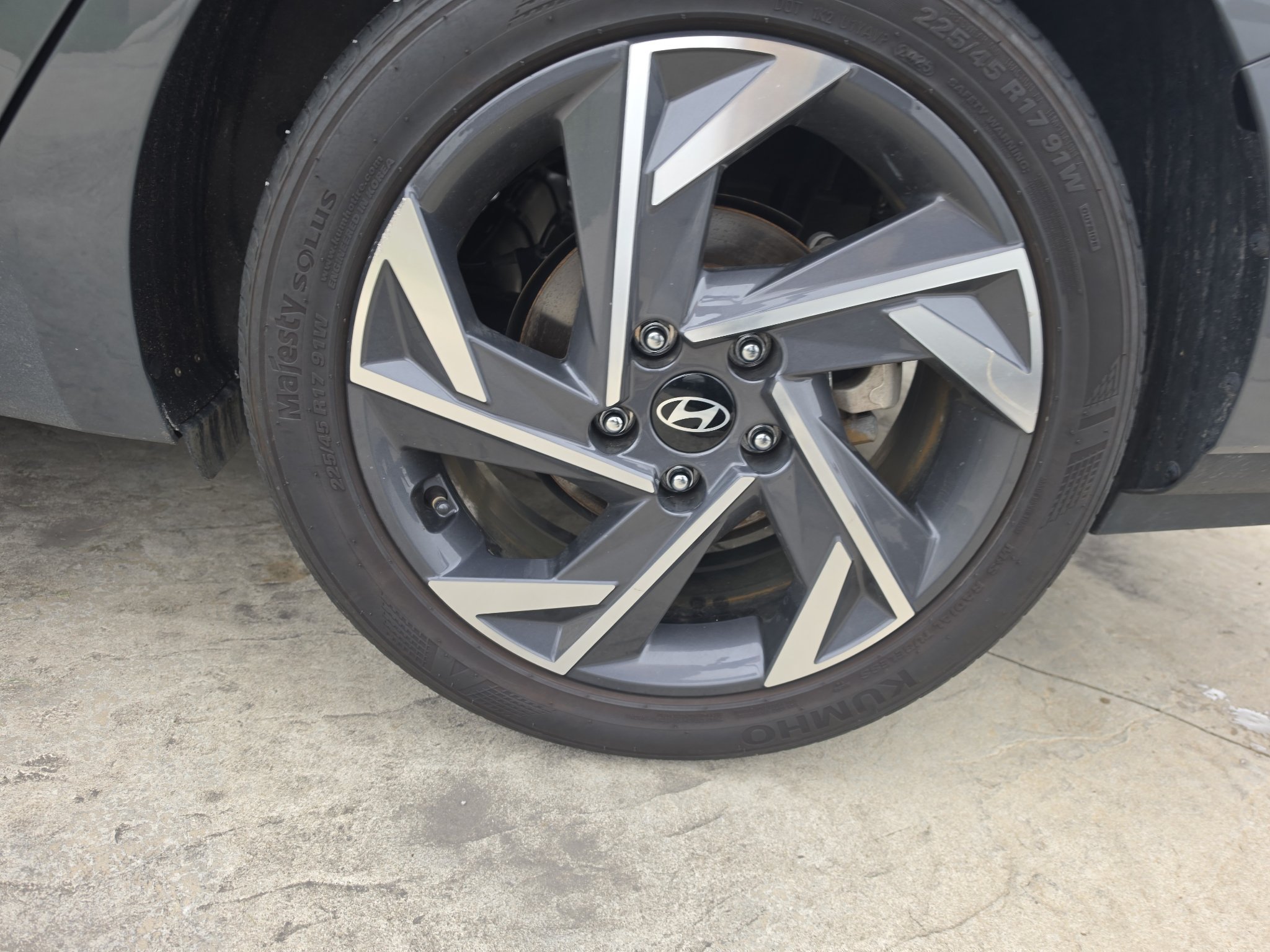 Used 2025 Hyundai Elantra Sport FWD image 18
