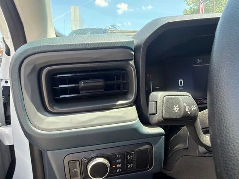 Used 2025 Ford Maverick XL w/ Equipment Group 102A AWD/4WD image 12
