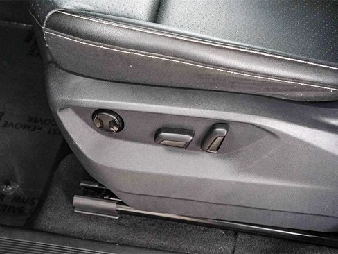 Used 2021 Volkswagen Atlas SE w/ Towing Package image 23