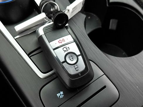 Used 2021 Ford Escape SE FWD image 30