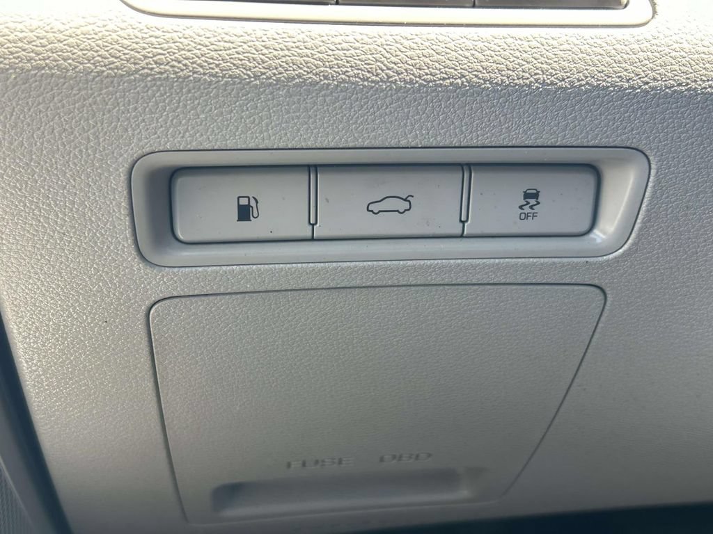 Used 2017 Hyundai Sonata SE FWD image 25