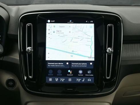 Used 2023 Volvo XC40 B5 Plus w/ Protection Package Premier AWD/4WD image 14
