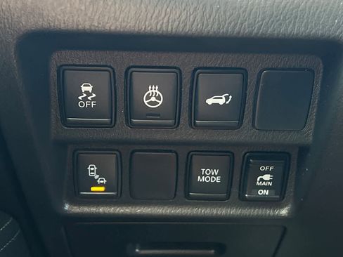 Used 2020 Nissan Pathfinder SL FWD image 35