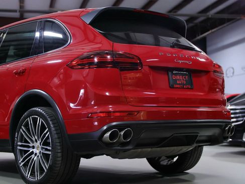 Used 2018 Porsche Cayenne S image 15