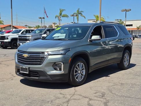 Used 2023 Chevrolet Traverse LT FWD image 1