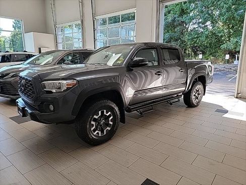 Certified 2020 Toyota Tacoma TRD Off-Road image 4