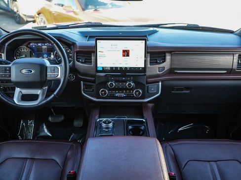 Used 2024 Ford Expedition Limited image 13