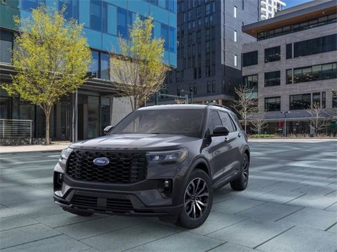 New 2026 Ford Explorer ST-Line image 2