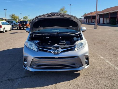 Used 2018 Toyota Sienna XLE w/ XLE Navigation Package image 40