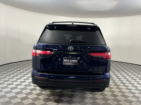 Used 2025 Toyota Sequoia SR5 w/ SR5 Premium Package image 8