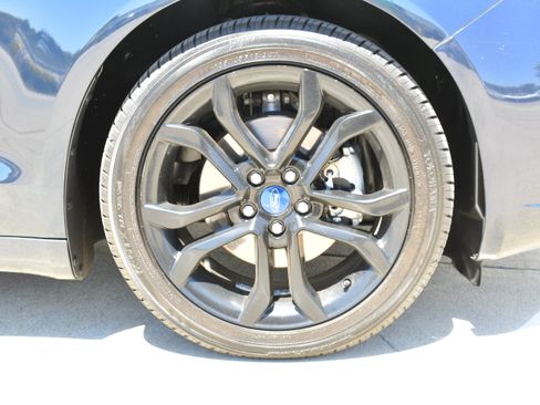 Used 2020 Ford Fusion SE w/ Equipment Group 151A FWD image 4