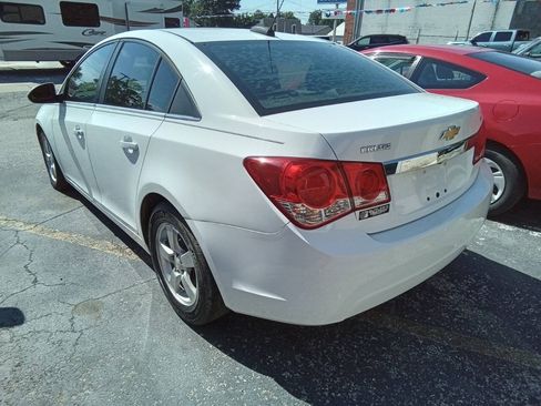 Used 2016 Chevrolet Cruze LT w/ Technology Package FWD image 9