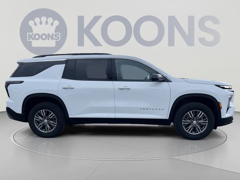 Used 2025 Chevrolet Traverse LT AWD/4WD image 8