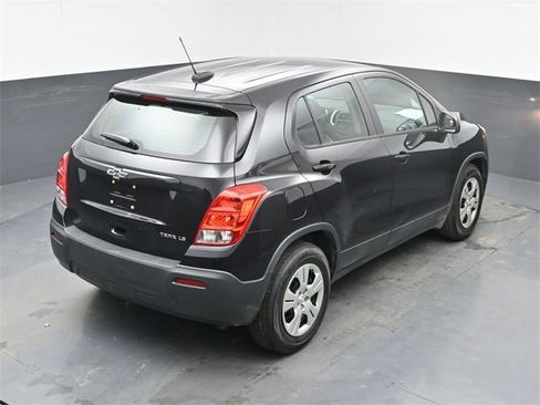 Used 2015 Chevrolet Trax LS w/ LPO, Cargo Package image 40