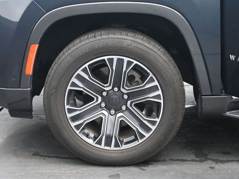 Used 2022 Jeep Wagoneer Series III image 37