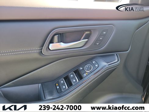Used 2023 Nissan Rogue SL FWD image 24