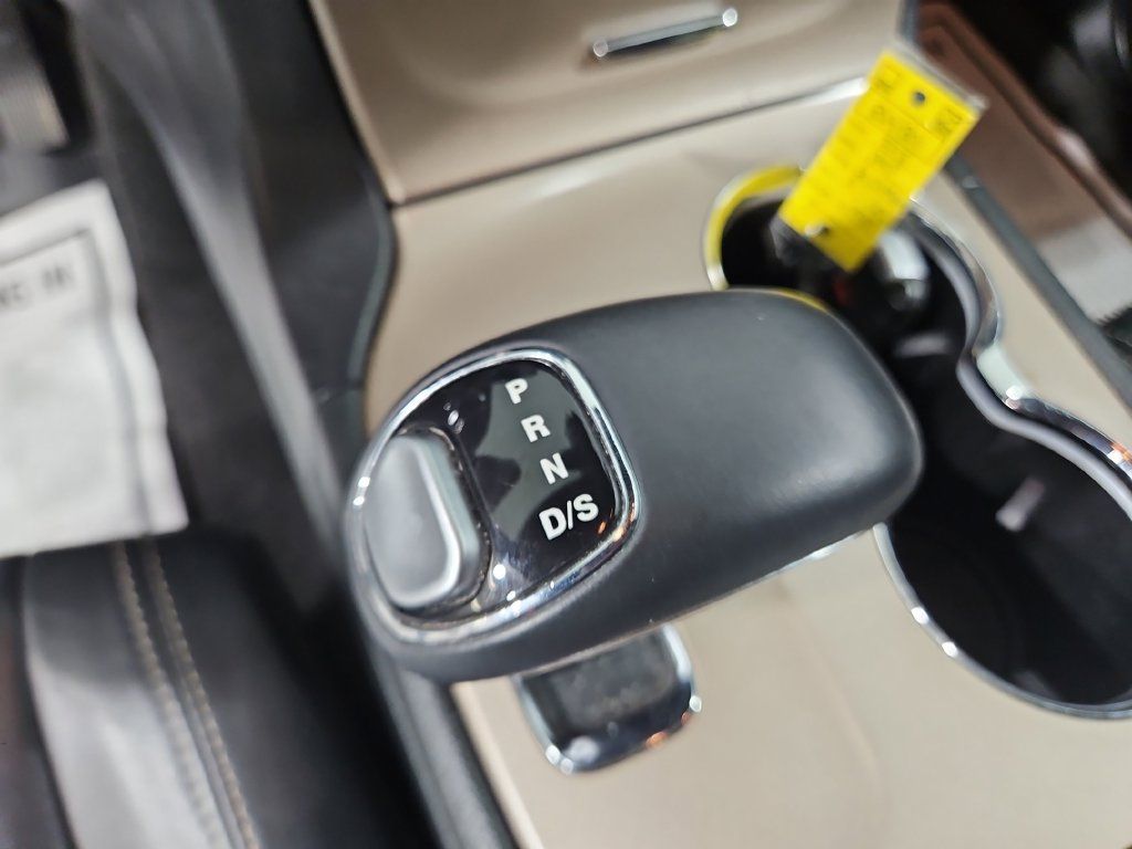 Used 2015 Jeep Grand Cherokee Limited AWD/4WD image 25